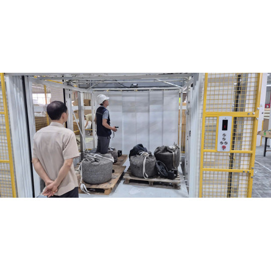 Thang máy tải hàng – Nhà máy Casarredo